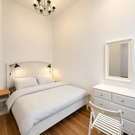 5 Station Apt, 36m2 Appartement